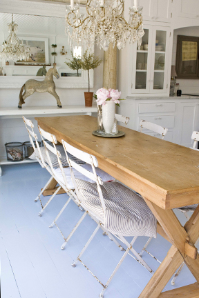 LeahBrown/diningroom.jpg